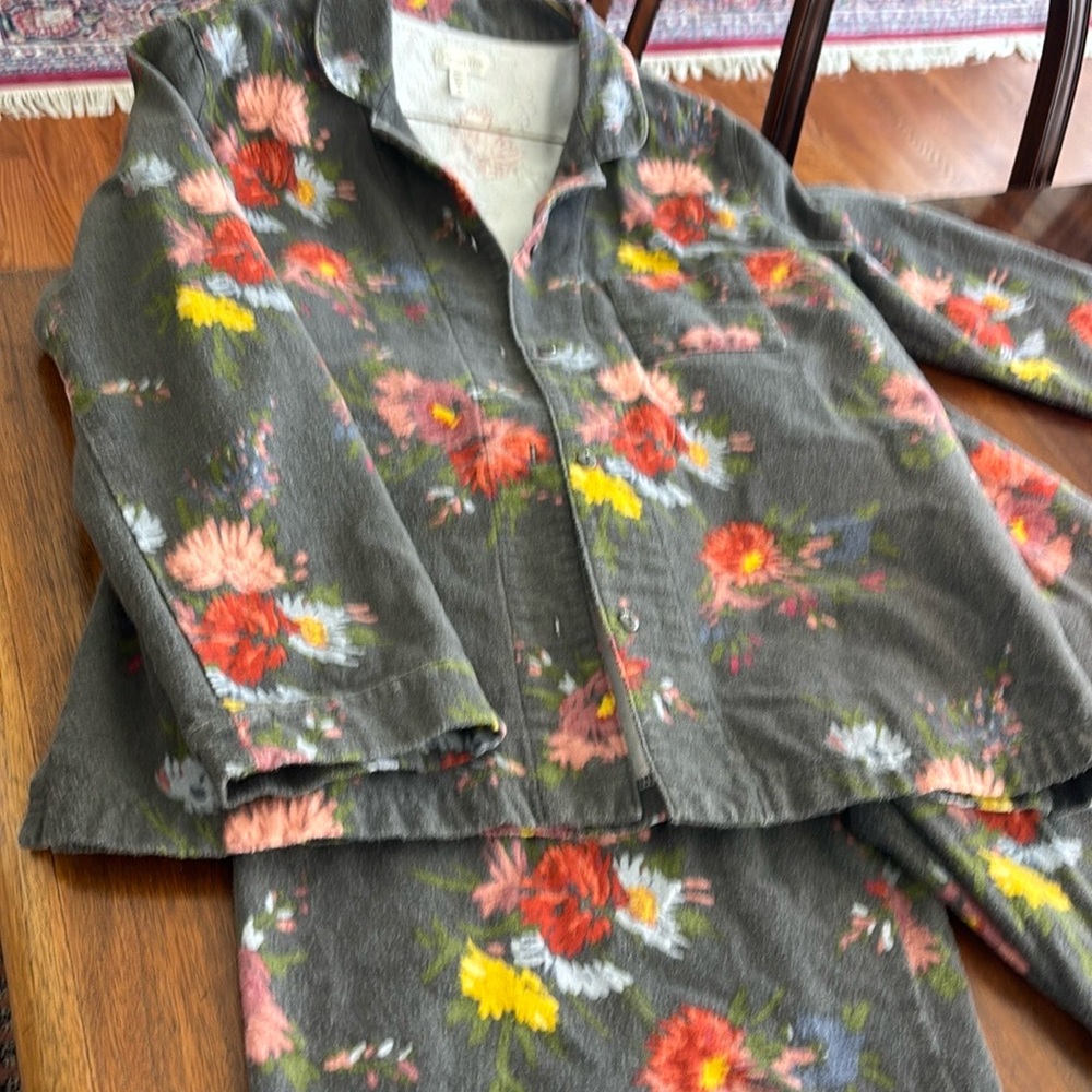Floral Button-Up Shirt - Picture 4 of 4